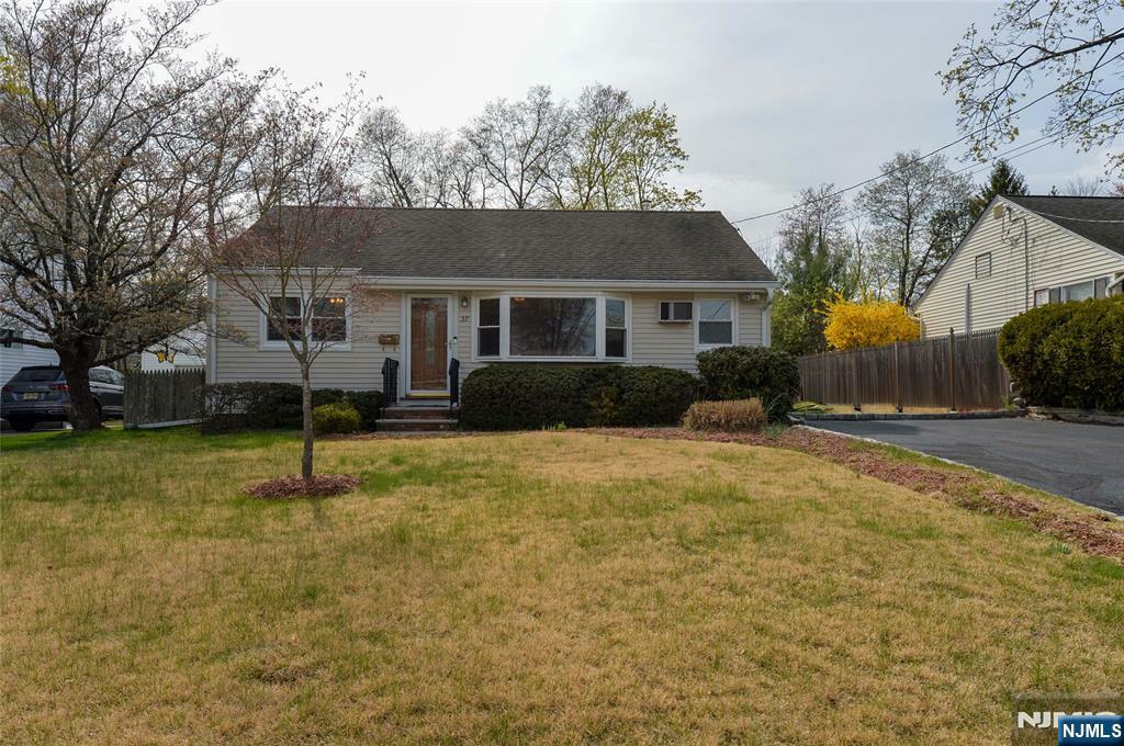 37 Kennedy Drive  Waldwick NJ 07463 photo