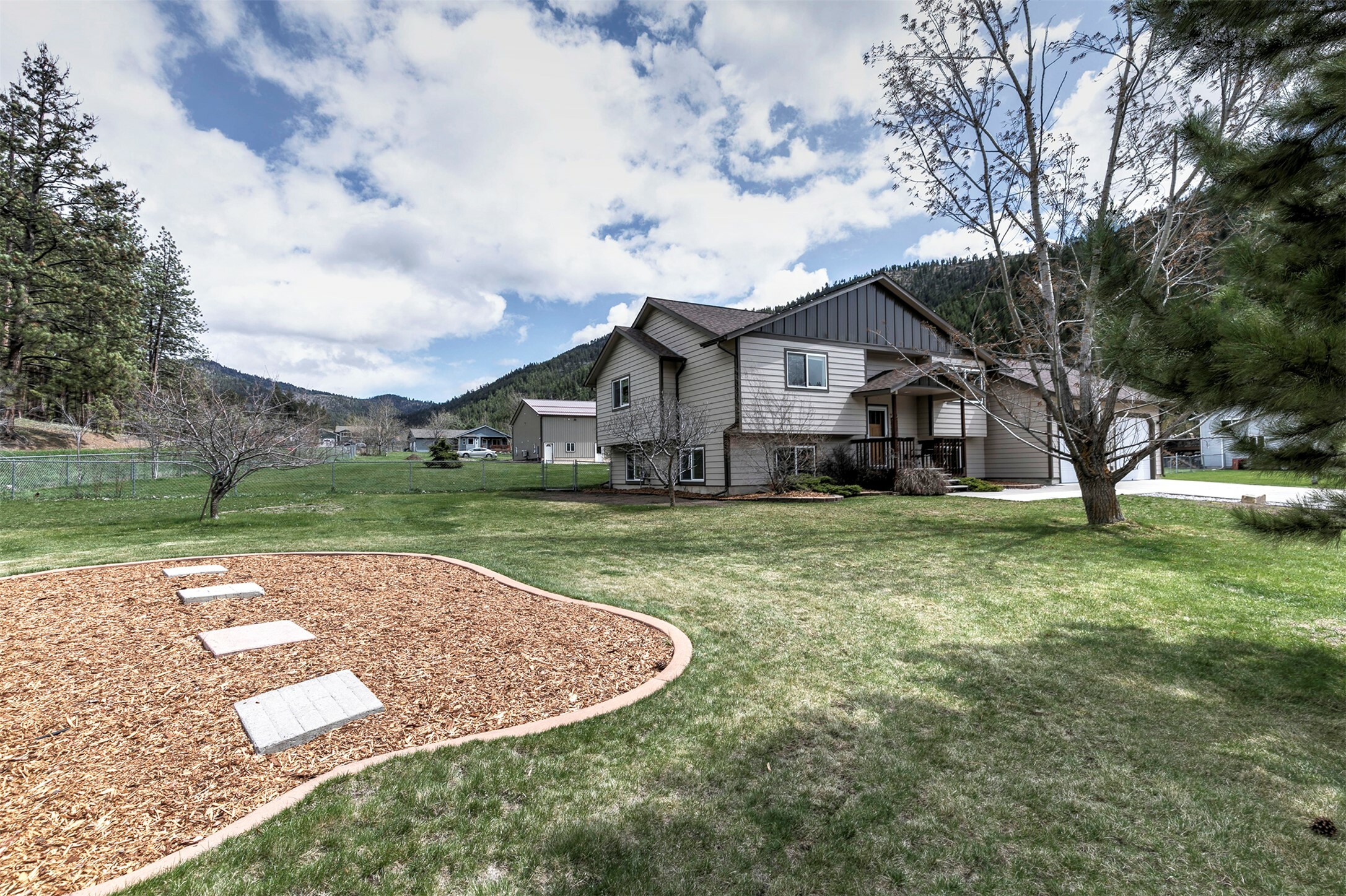 9738 Neighbor Way  Clinton MT 59825 photo