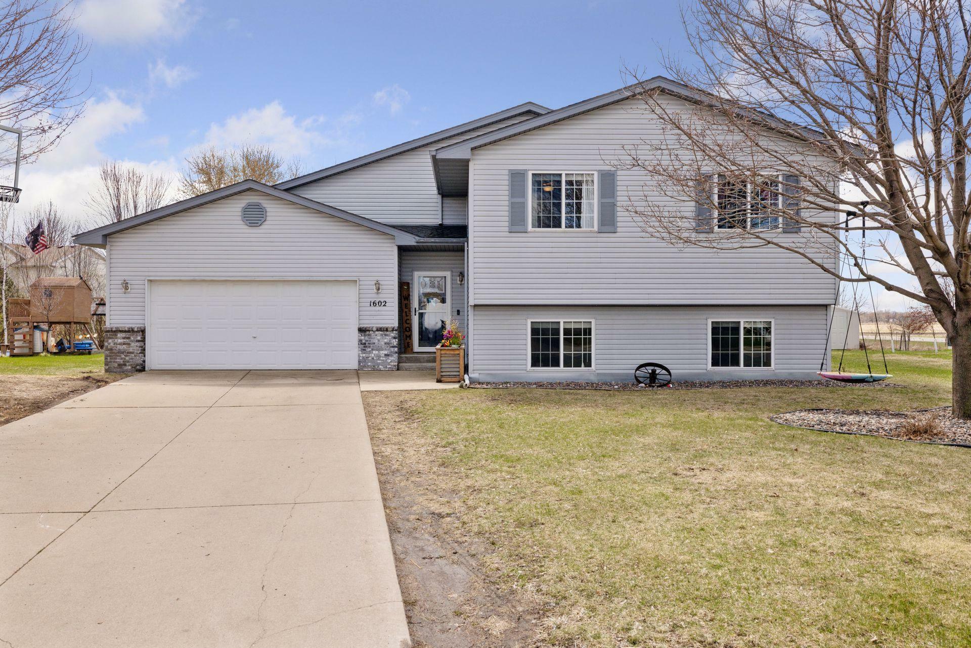 Property Photo: 1602 Griffing Park Road MN 55313