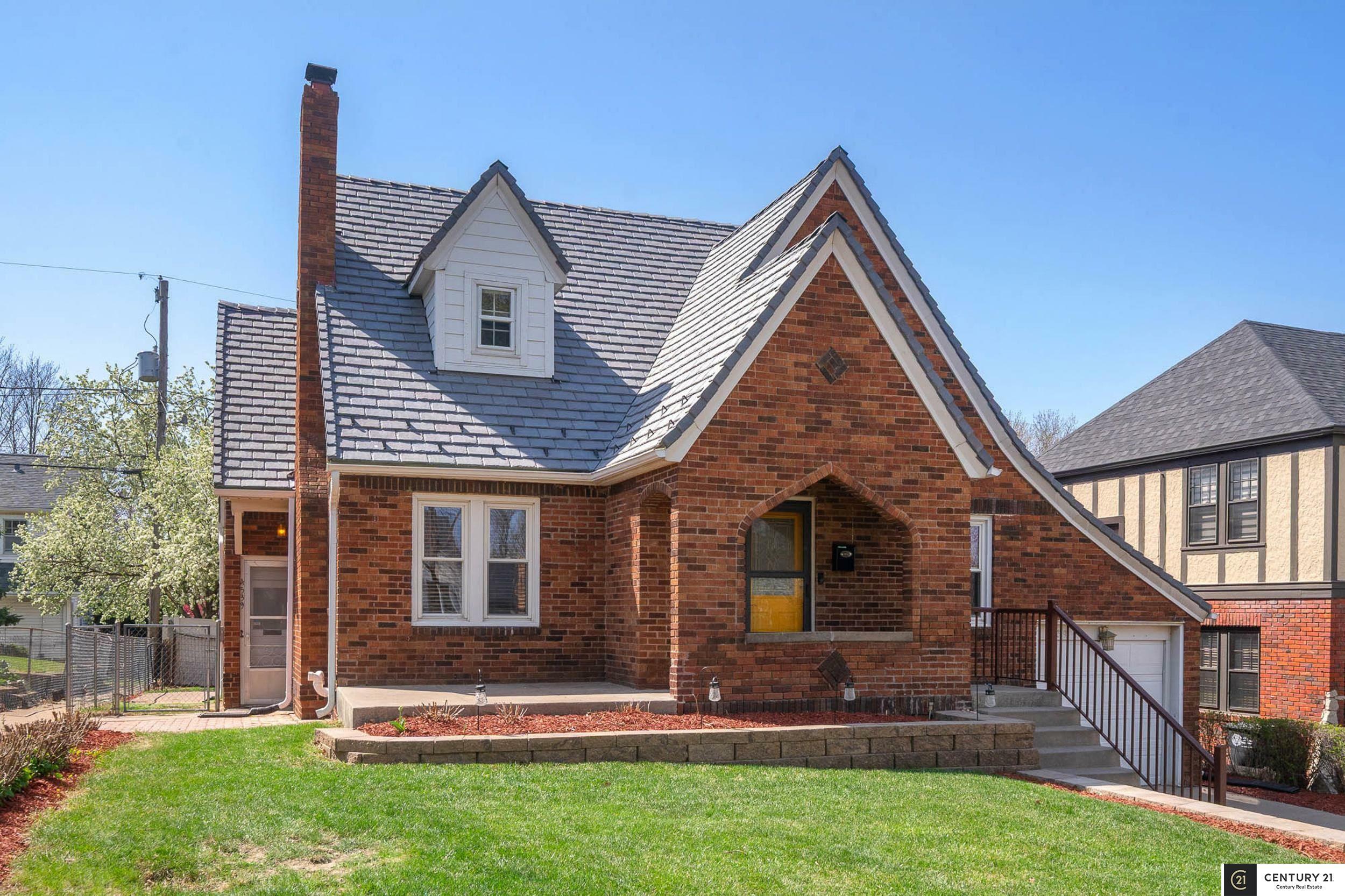 Property Photo: 4539 Walnut Street NE 68106