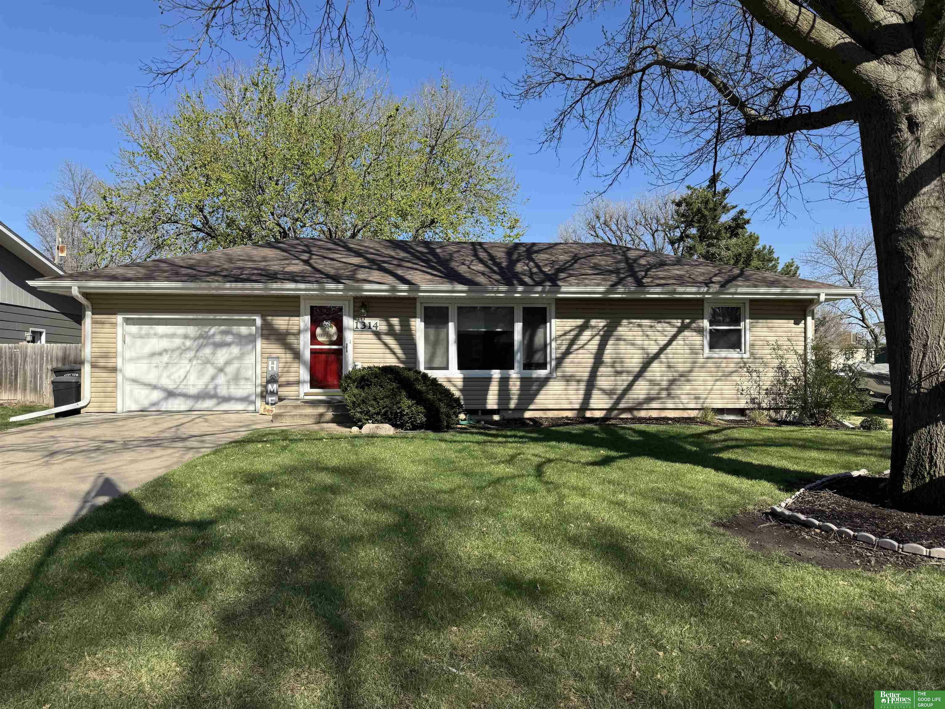 Property Photo: 1314 N Florida Avenue NE 68467