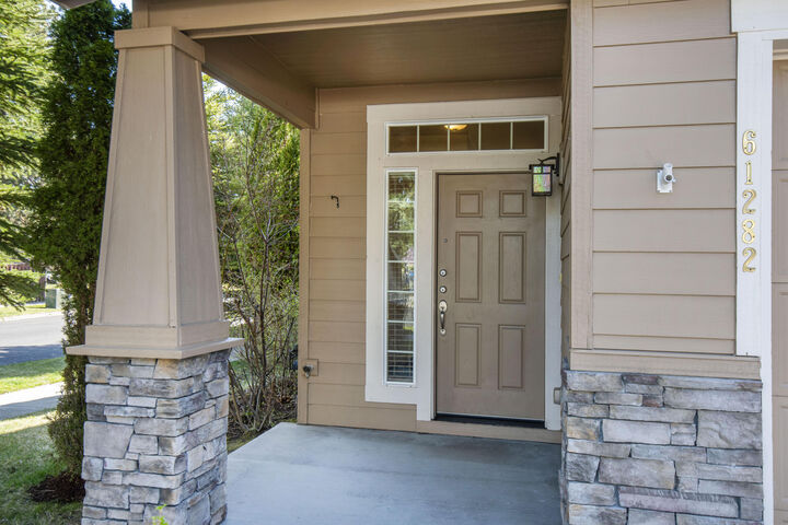 Property Photo: 61282 Huckleberry Place OR 97702