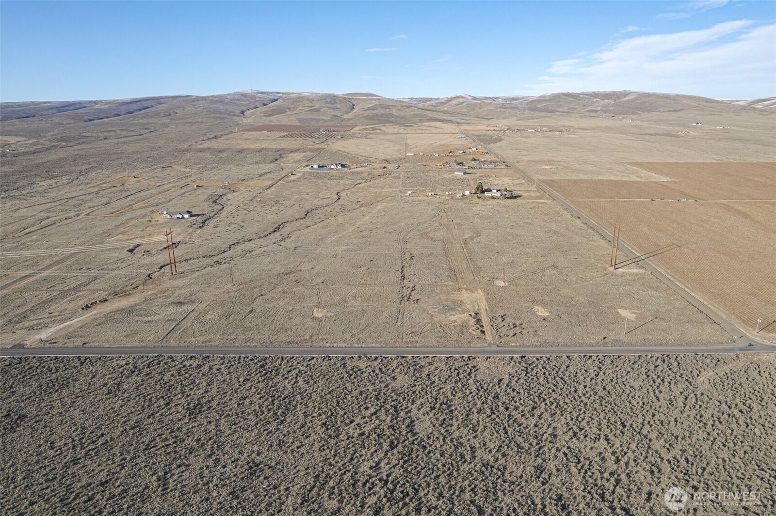 Property Photo: 2 Road 13 NW WA 98848