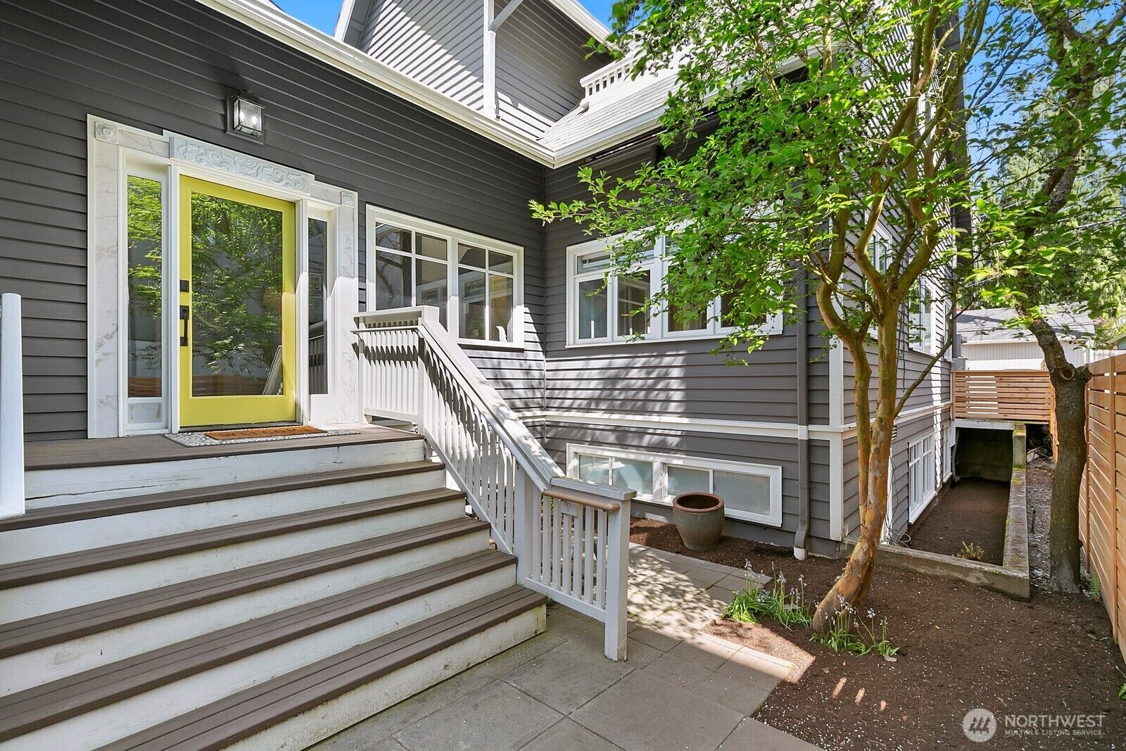 Property Photo: 5932 California Avenue SW WA 98136