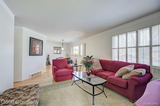 Property Photo:  705 Butternut Avenue  MI 48073 