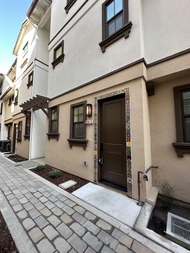 Property Photo: 224 Carroll Street 5 CA 94086