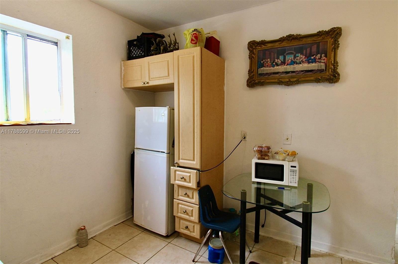 Property Photo: 1021 NW 3rd St 201 FL 33128
