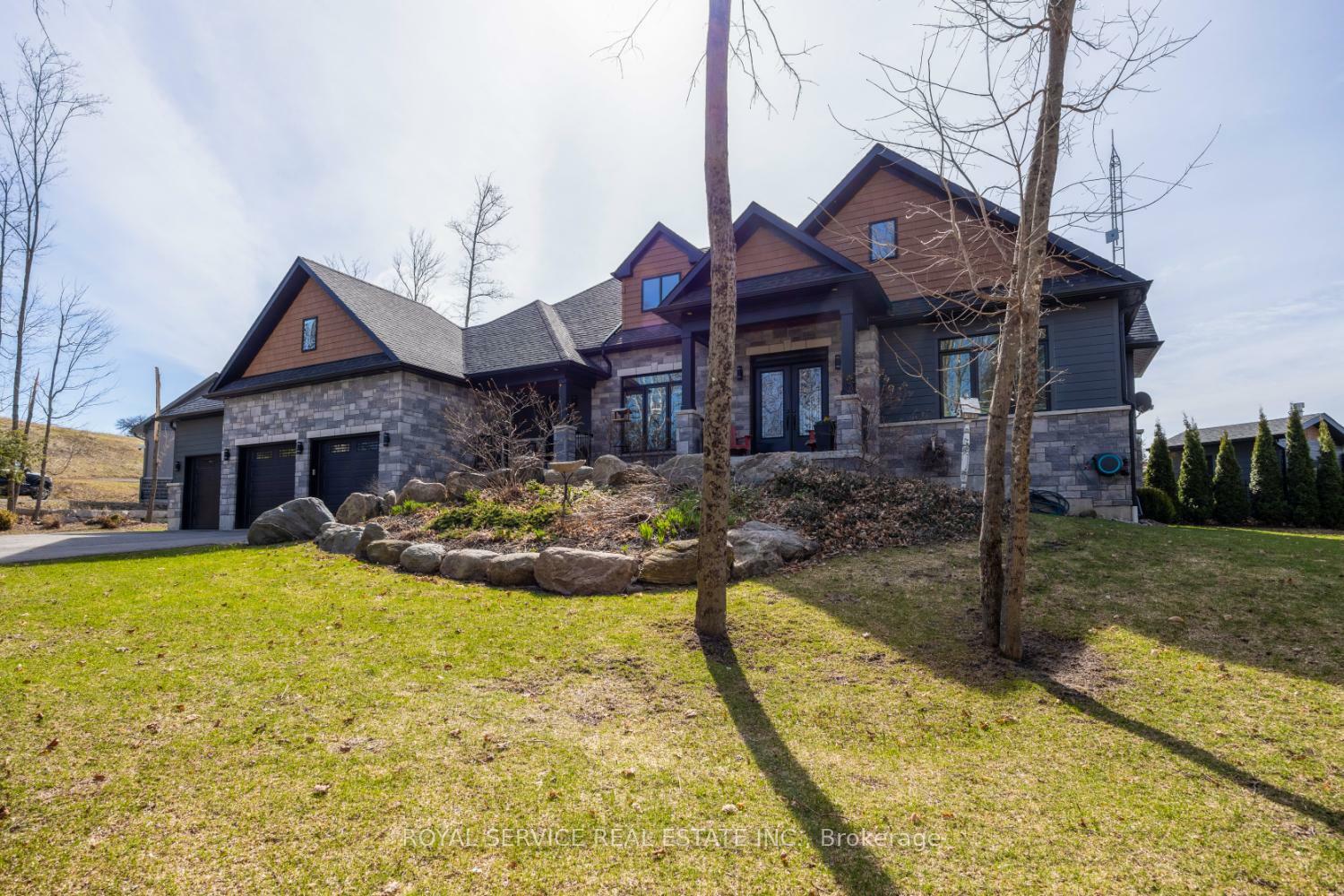 Property Photo: 28 Rustlewood Avenue ON L0A 1A0