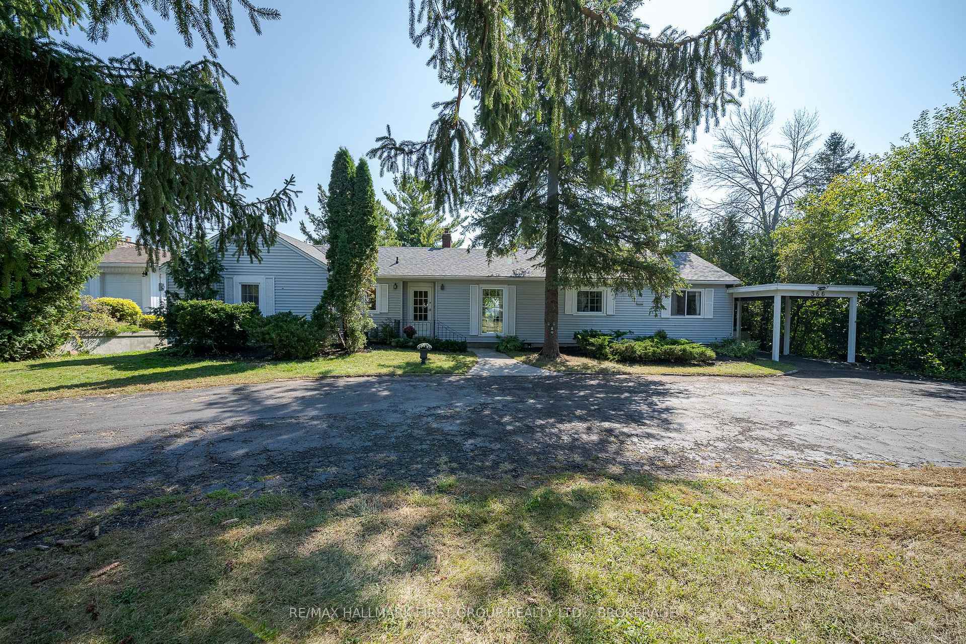 Property Photo: 366 Dundas Street W ON K7R 2B6