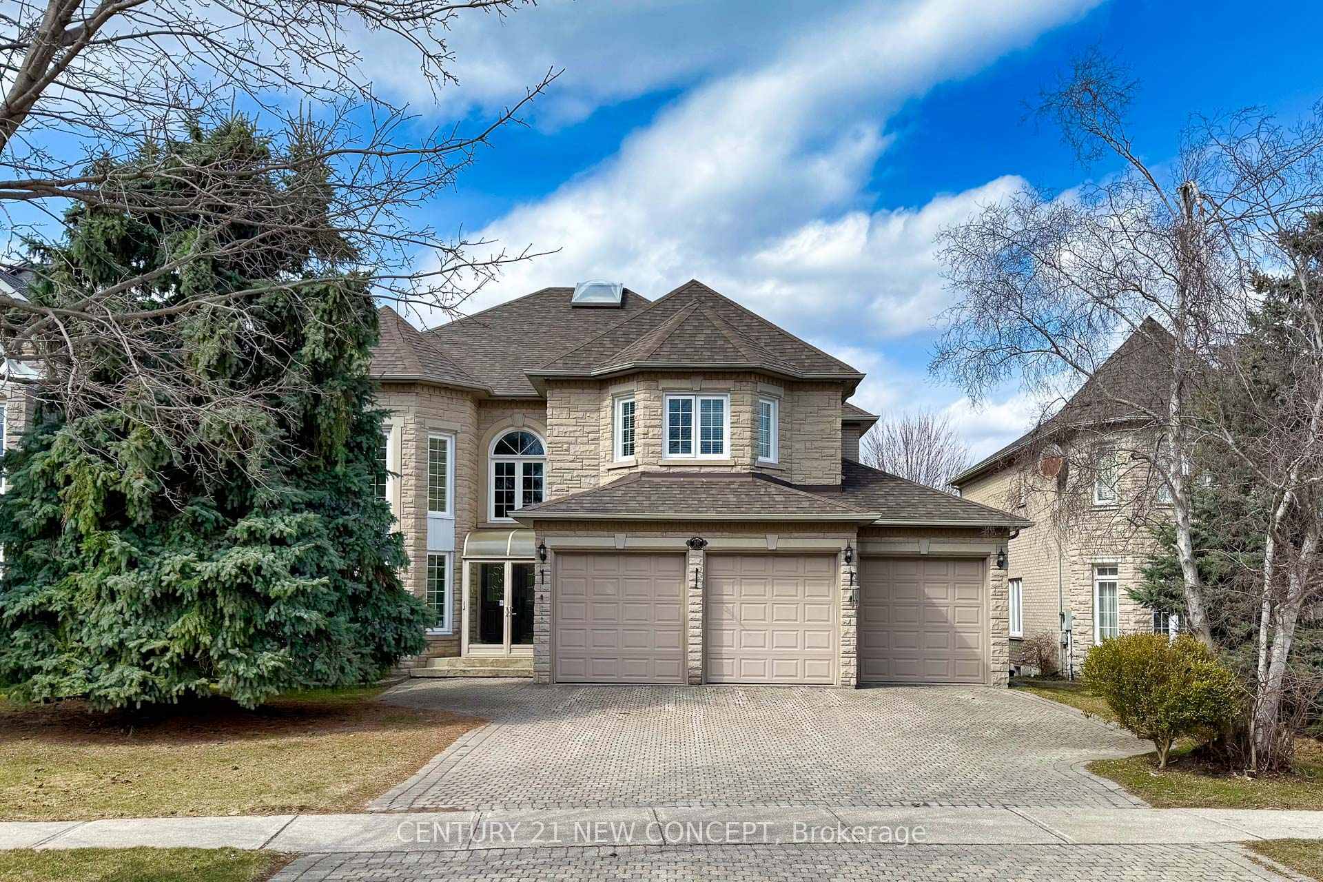 Property Photo: 10 Headford Avenue ON L4B 3V7