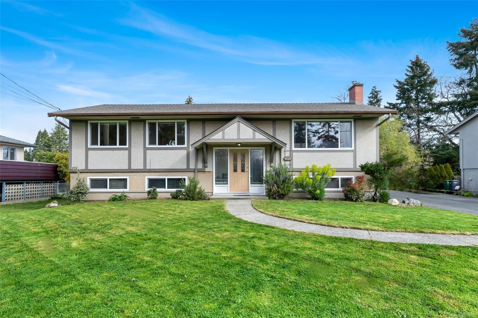 Property Photo: 1870 Ventura Way BC V8N 1R3