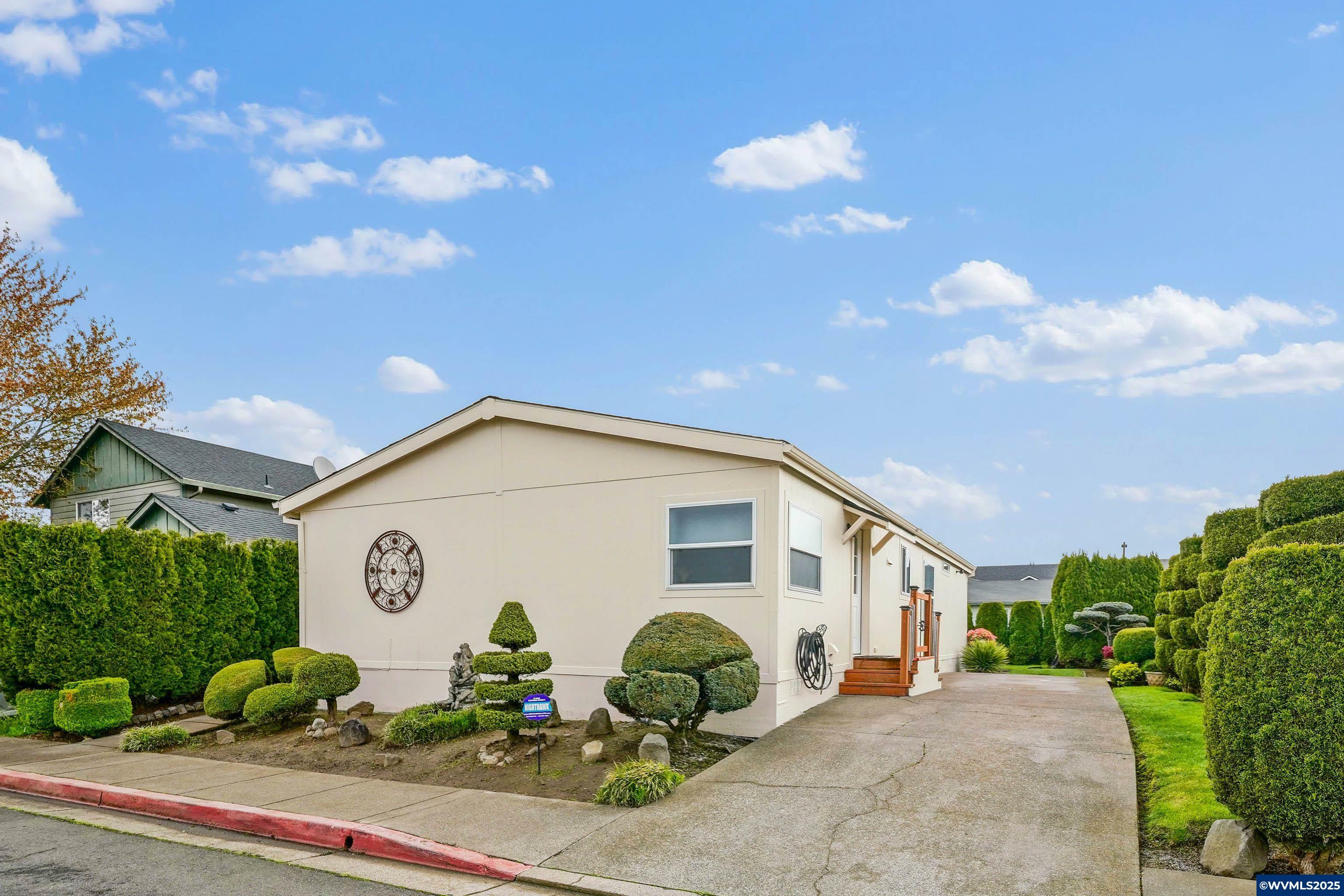 Property Photo: 3034 Hazel Grove St NE OR 97305