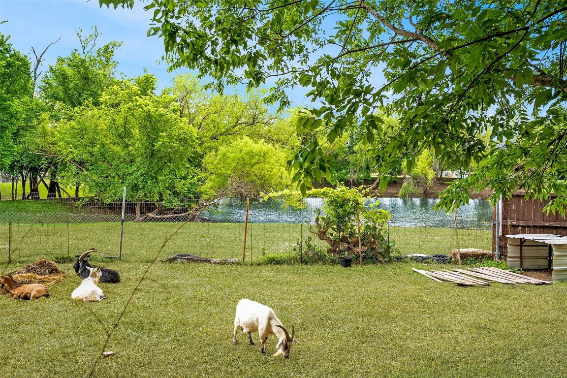 Property Photo: 1124 Dyer Creek Place TX 78665