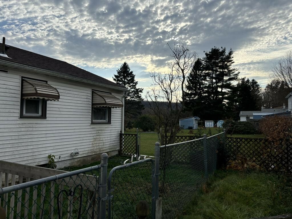 Property Photo:  1500 Maple Avenue B  NY 14904 
