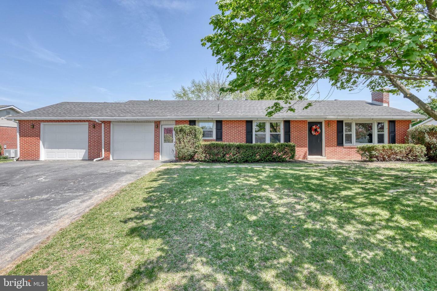 Property Photo: 1895 Douglas Drive PA 17013