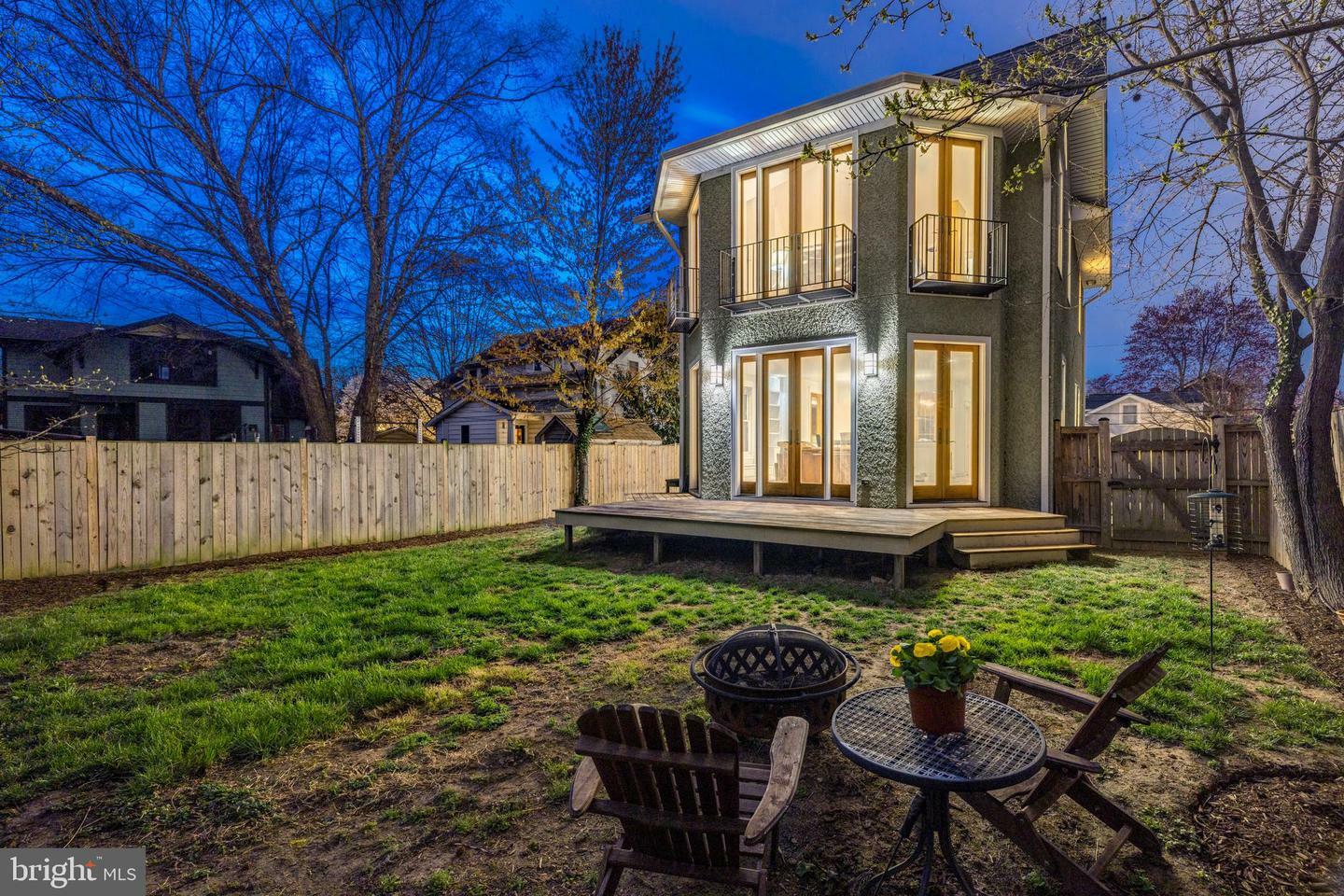 Property Photo: 1805 N Calvert Street VA 22201
