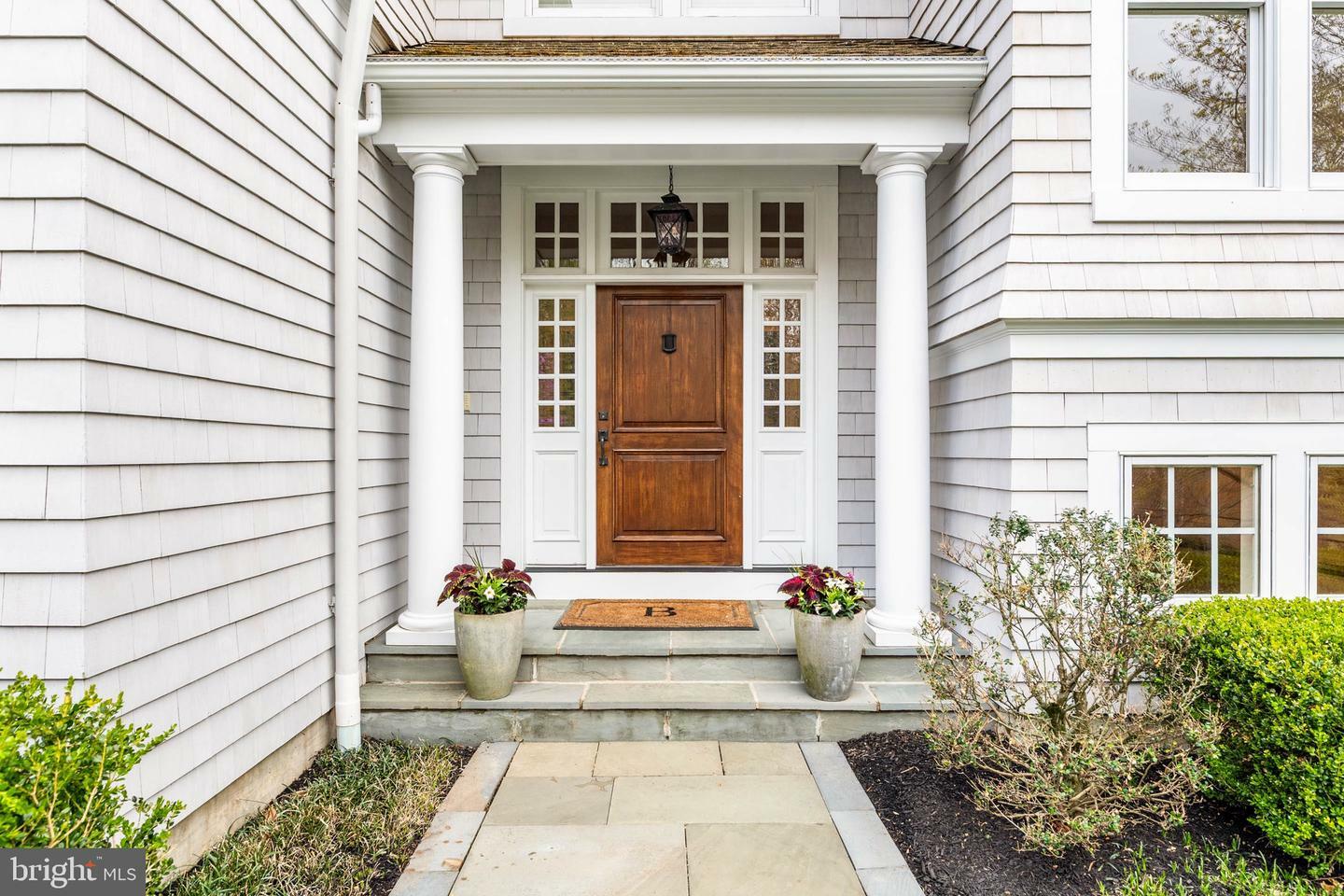 Property Photo: 205 Carriage Lane PA 19073