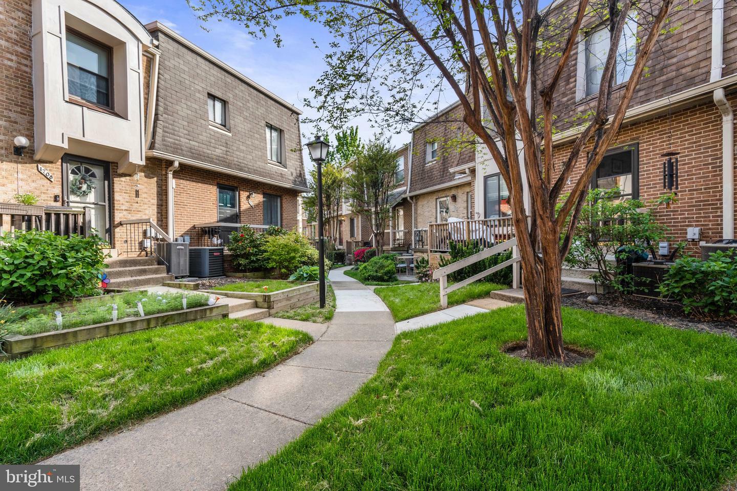 Property Photo: 1736 Dogwood Drive VA 22302
