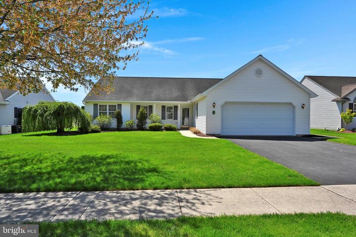 14 Rosemont Drive  Myerstown PA 17067 photo