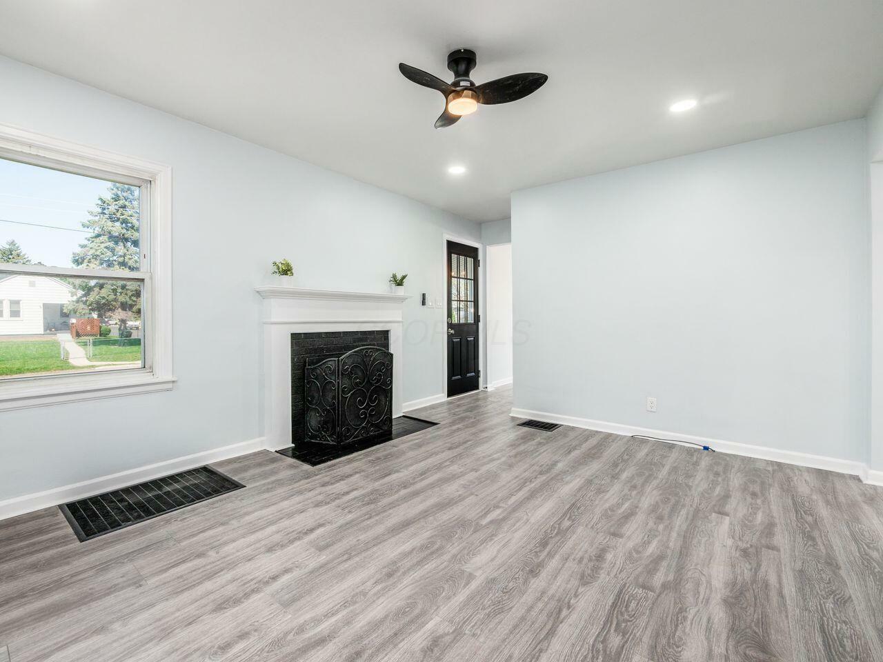 Property Photo: 732 S Harris Avenue OH 43204