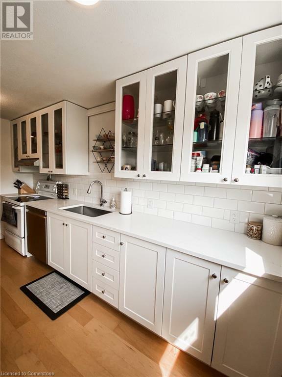 Property Photo: 30 Flamingo Drive 5 ON N3B 1V5