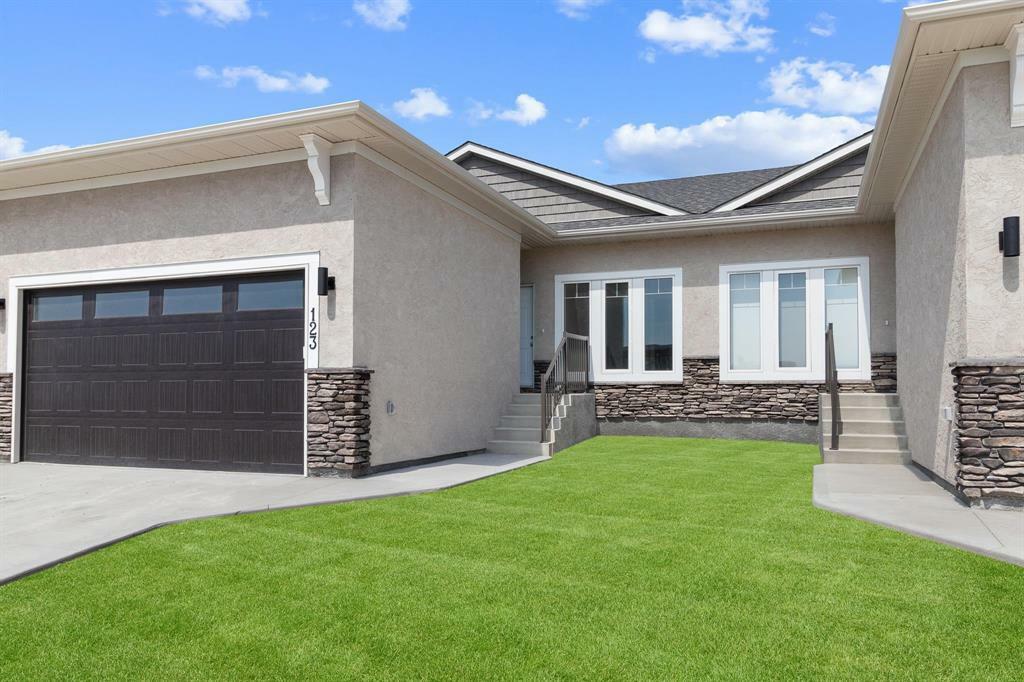 Property Photo: 804 Manitoba Avenue MB R1A 2C9