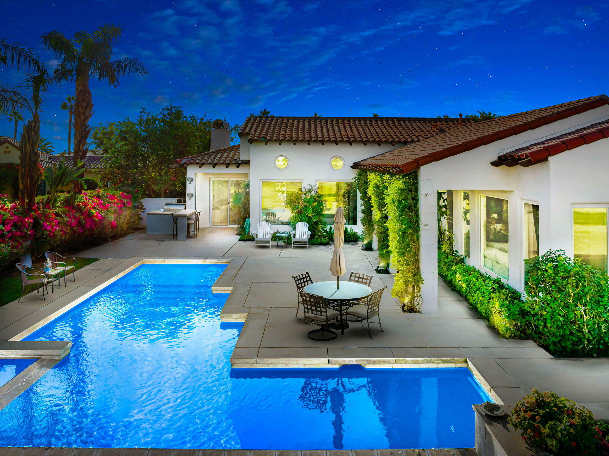 Property Photo:  307 Loch Lomond Road  CA 92270 