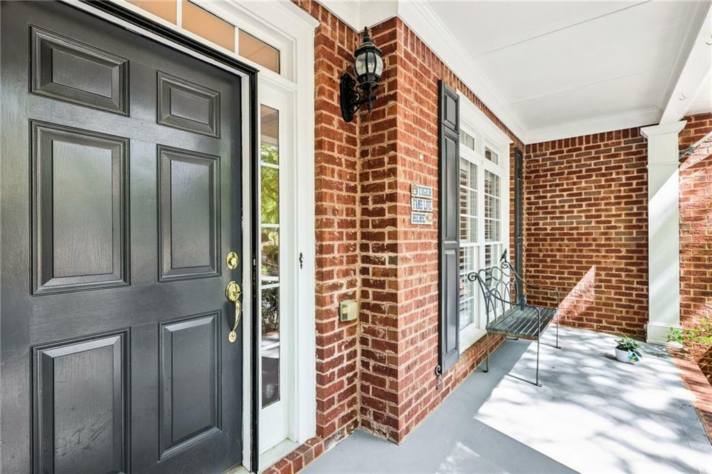 Property Photo: 8640 Amsbury Way GA 30041