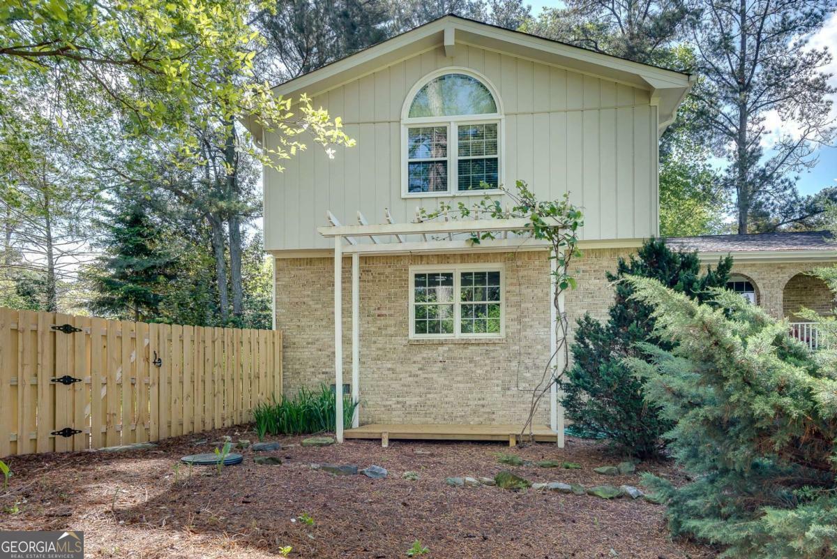 Property Photo: 1631 Manhasset Drive GA 30338