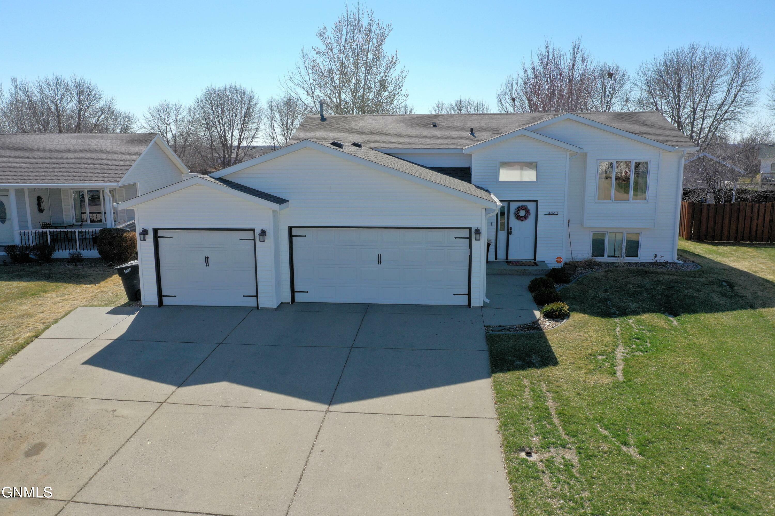 Property Photo: 4443 Turnbow Lane ND 58503