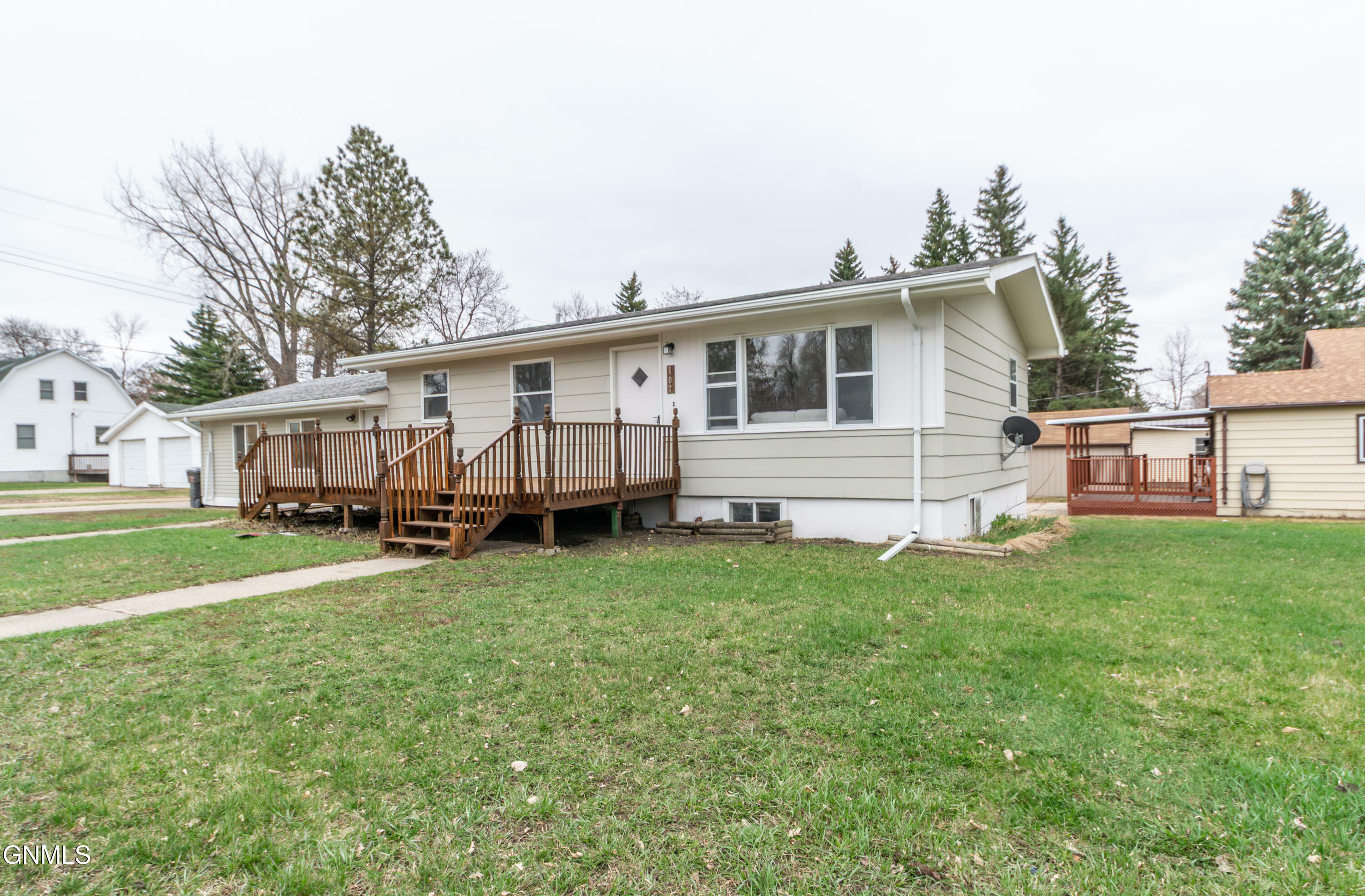 Property Photo: 107 2nd Street E ND 58530