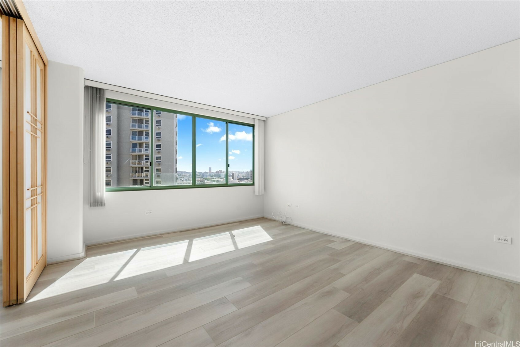 Property Photo: 1314 Kalakaua Avenue 1403 HI 96826