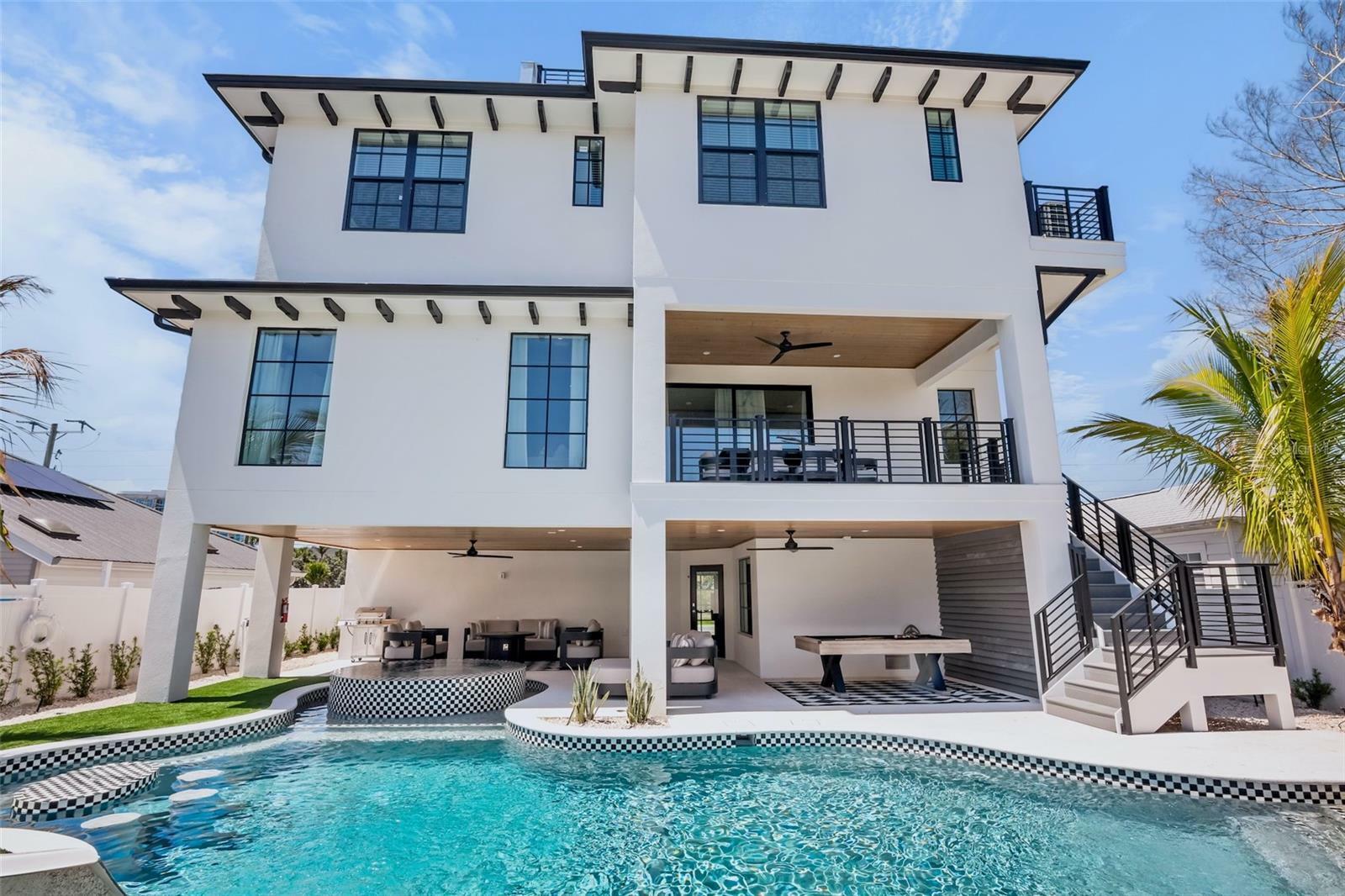 Property Photo: 723 S Blvd Of The Presidents FL 34236