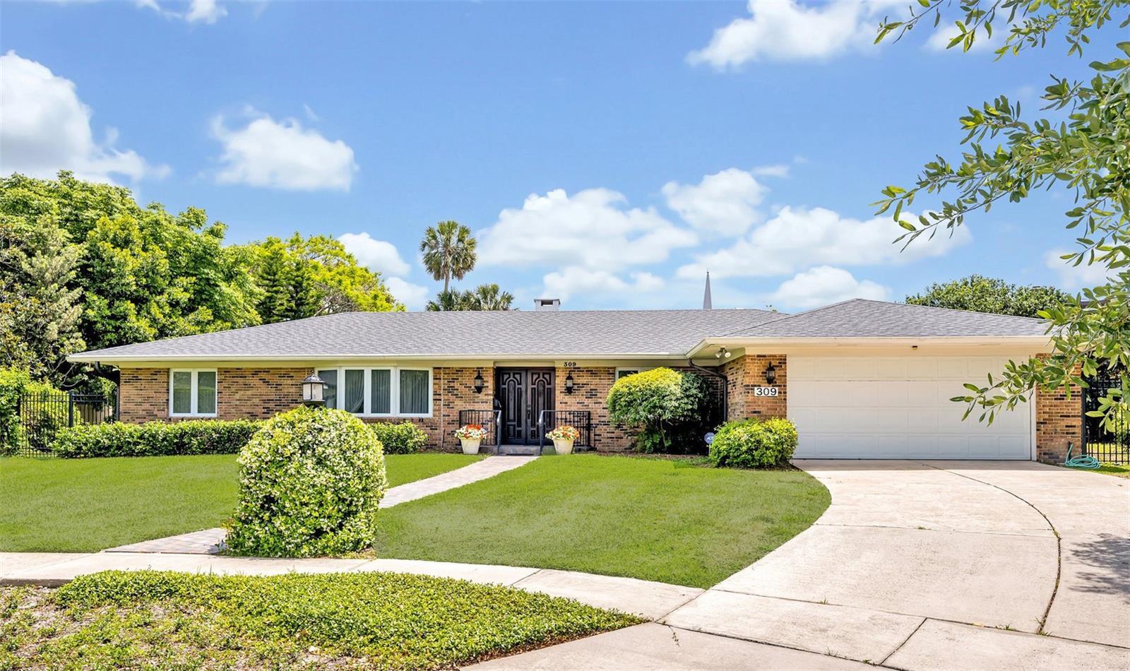 Property Photo: 309 Park North Court FL 32789