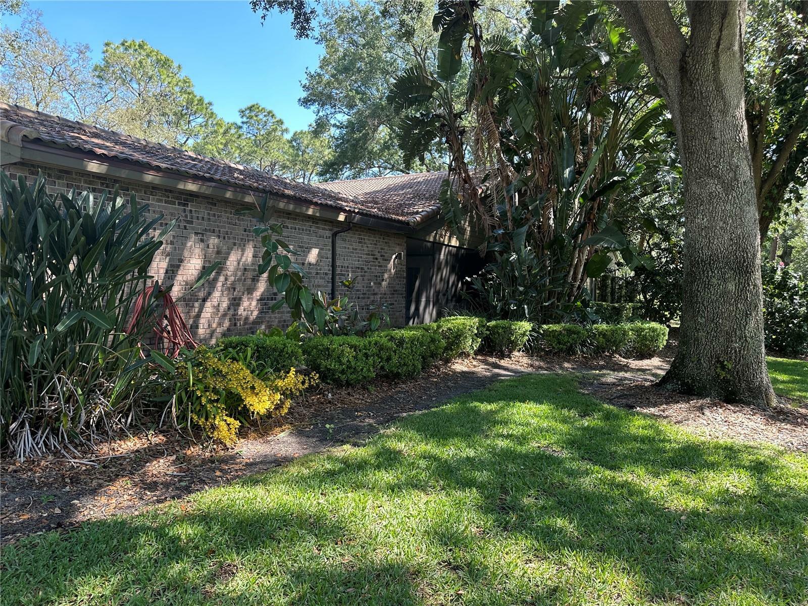 Property Photo: 104 Woden Way FL 33884