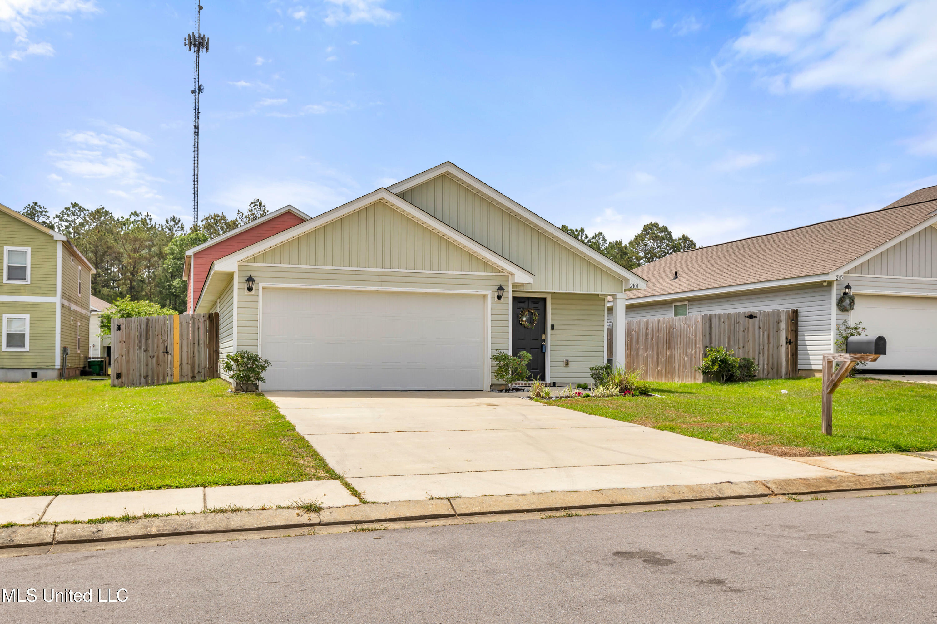 2101 Napoleon St Street  Ocean Springs MS 39564 photo