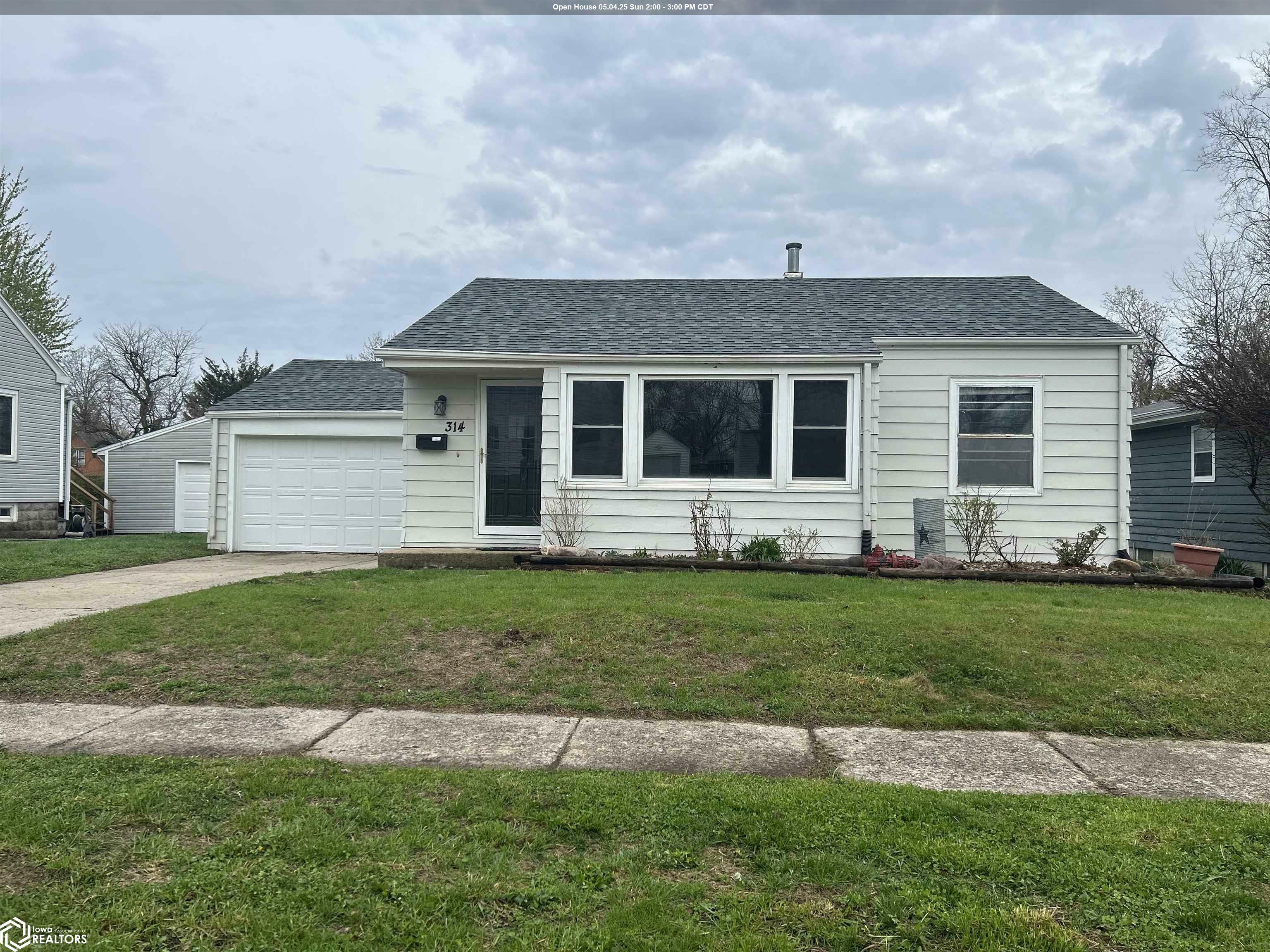 314 N 16th Street  Marshalltown IA 50158 photo