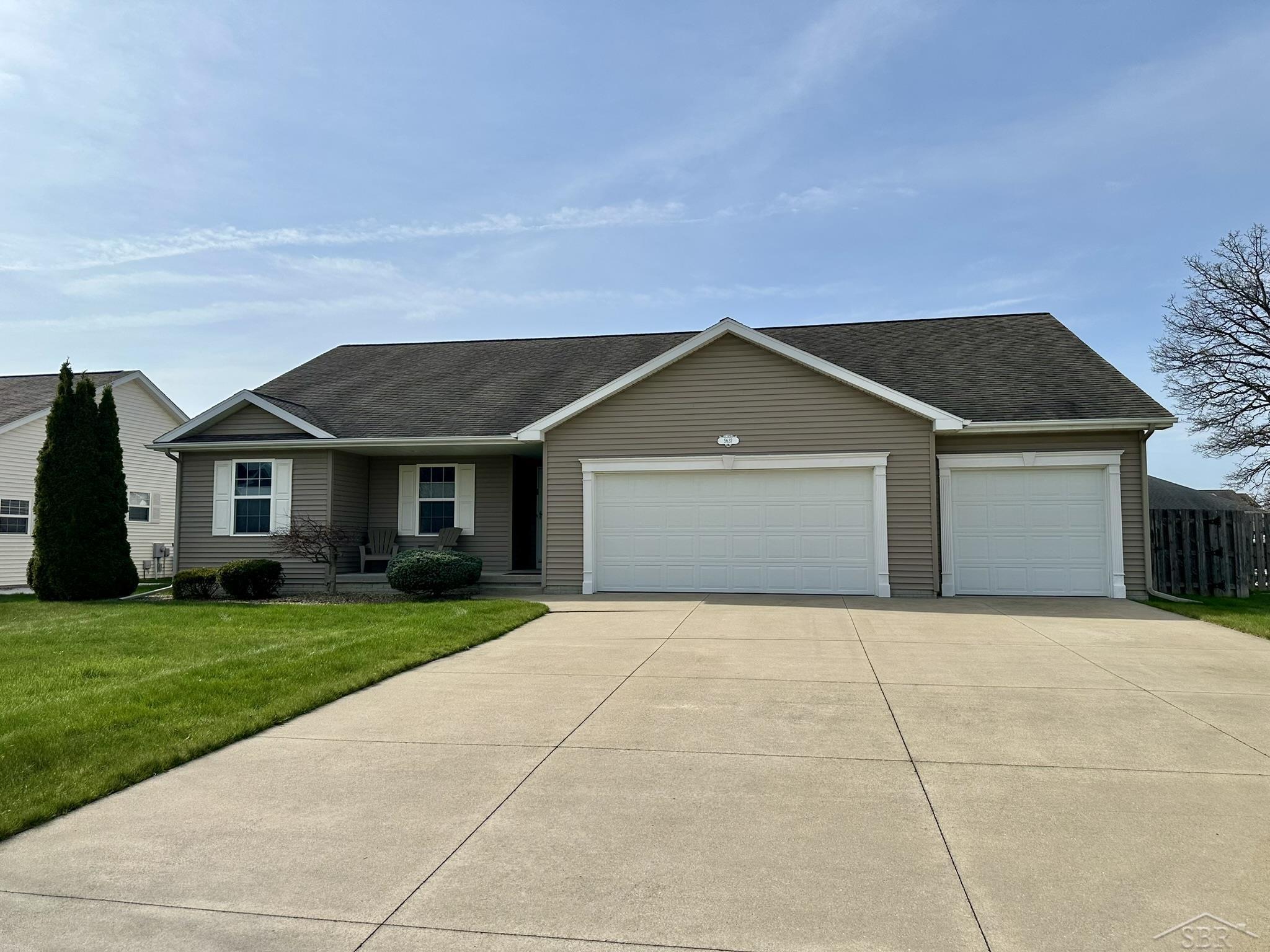 Property Photo:  5637 Blackberry Drive  MI 48603 