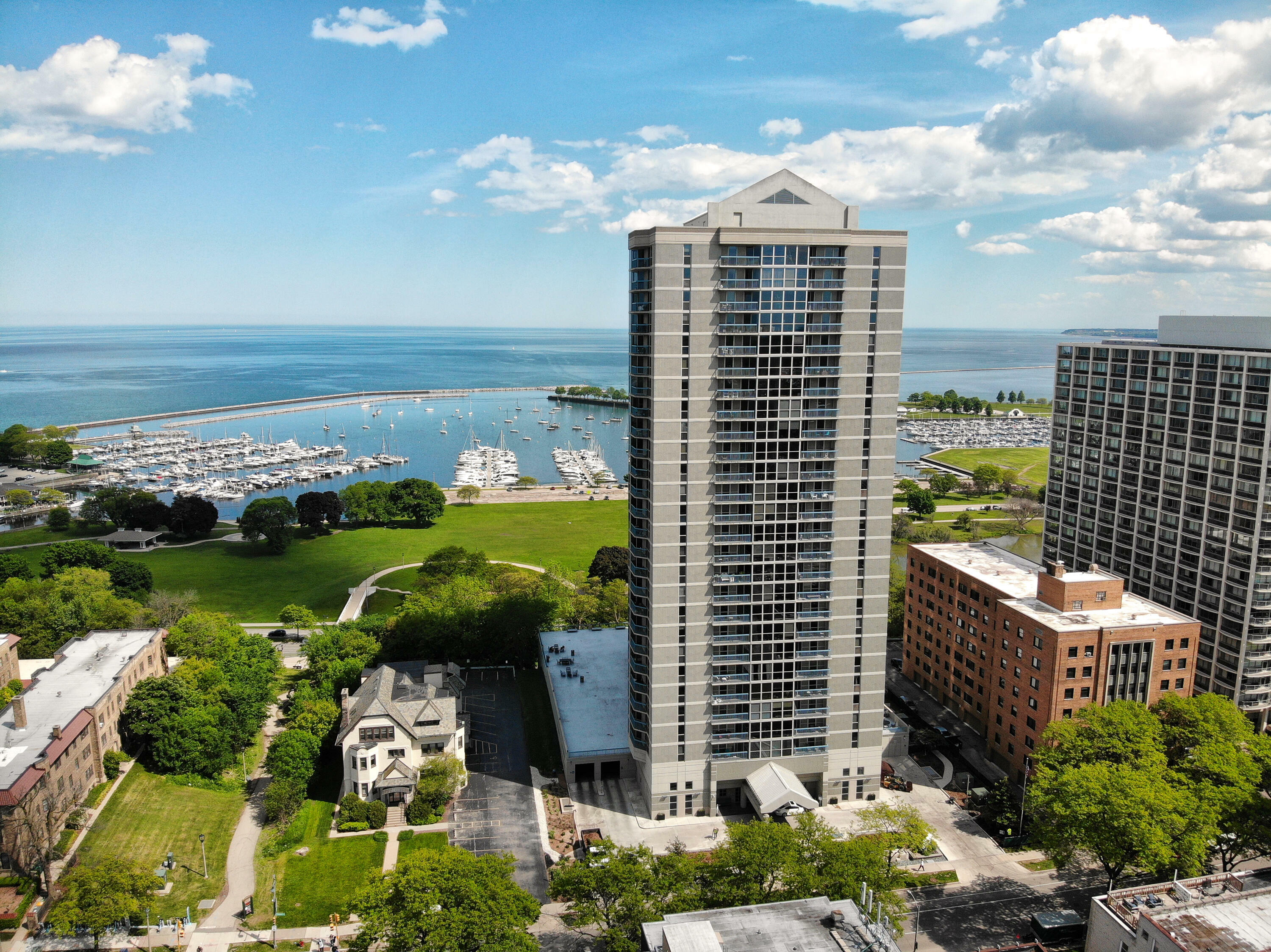 Property Photo: 1660 N Prospect Ave 507 WI 53202