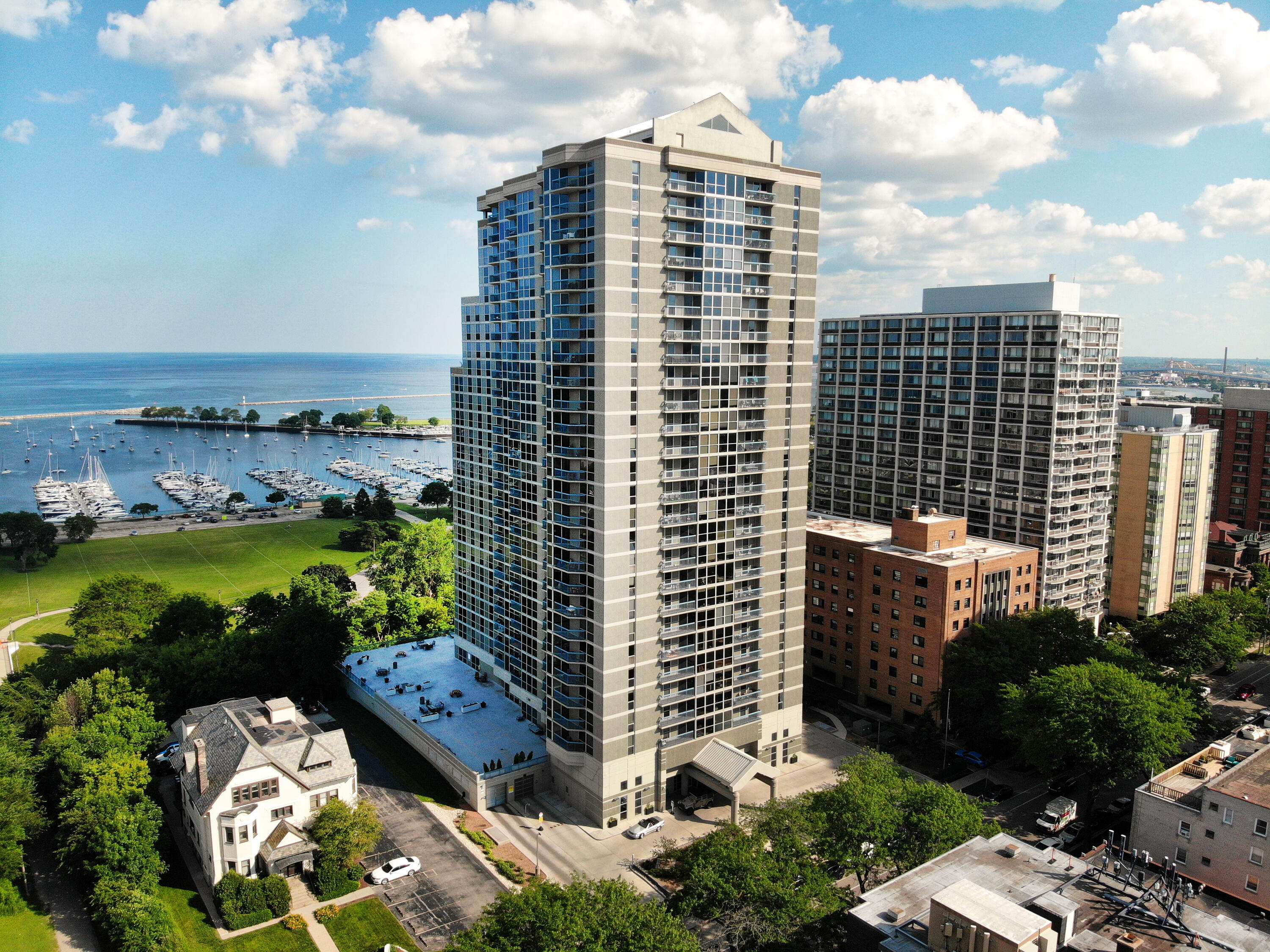 Property Photo: 1660 N Prospect Ave 507 WI 53202