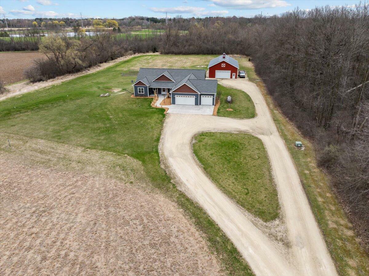 14018 N Davis Rd  Mequon WI 53097 photo