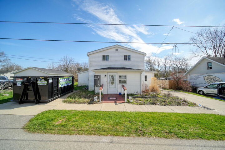 113 Marietta Street  Spring Arbor MI 49283 photo