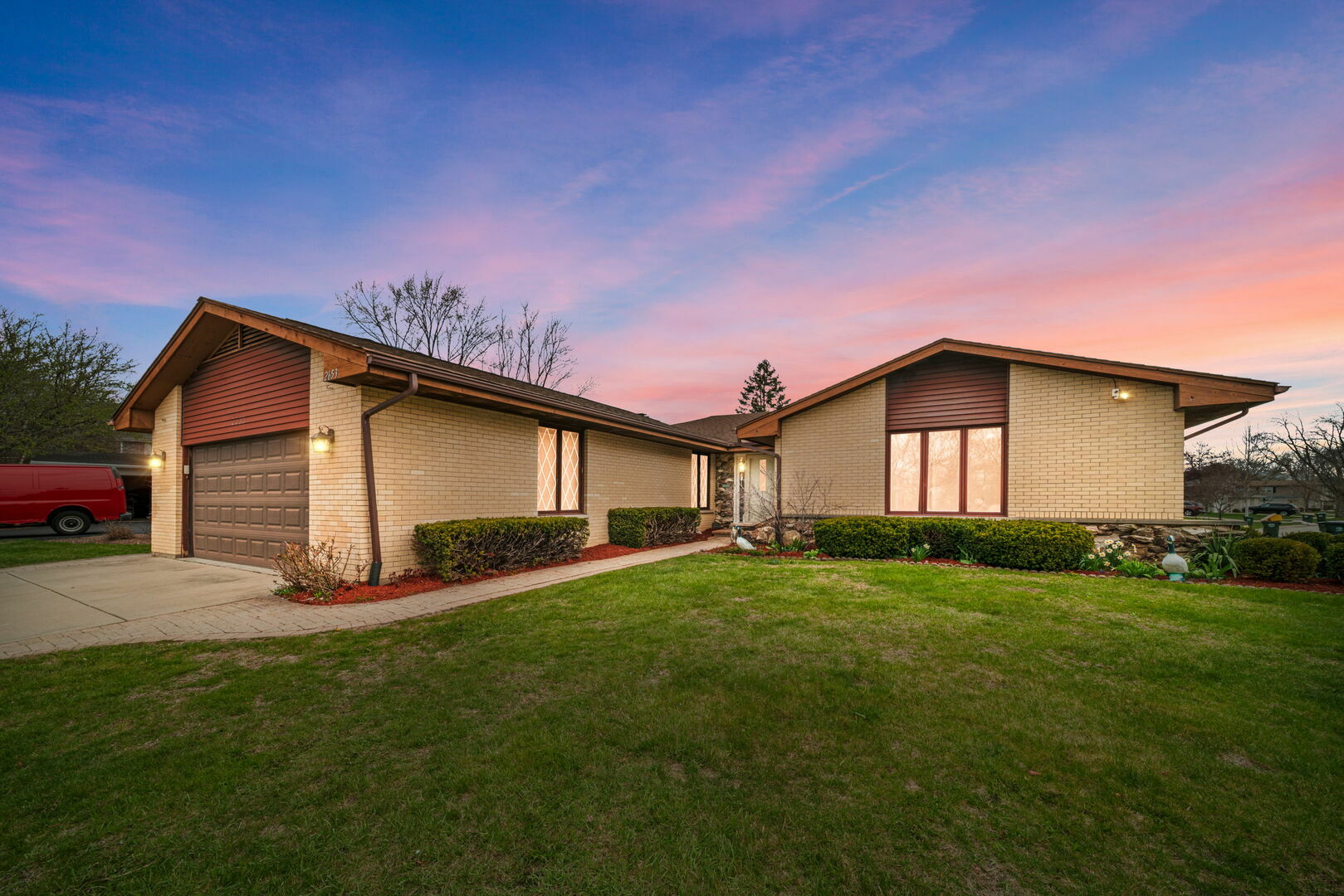 2653 N Bradford Drive  Arlington Heights IL 60004 photo