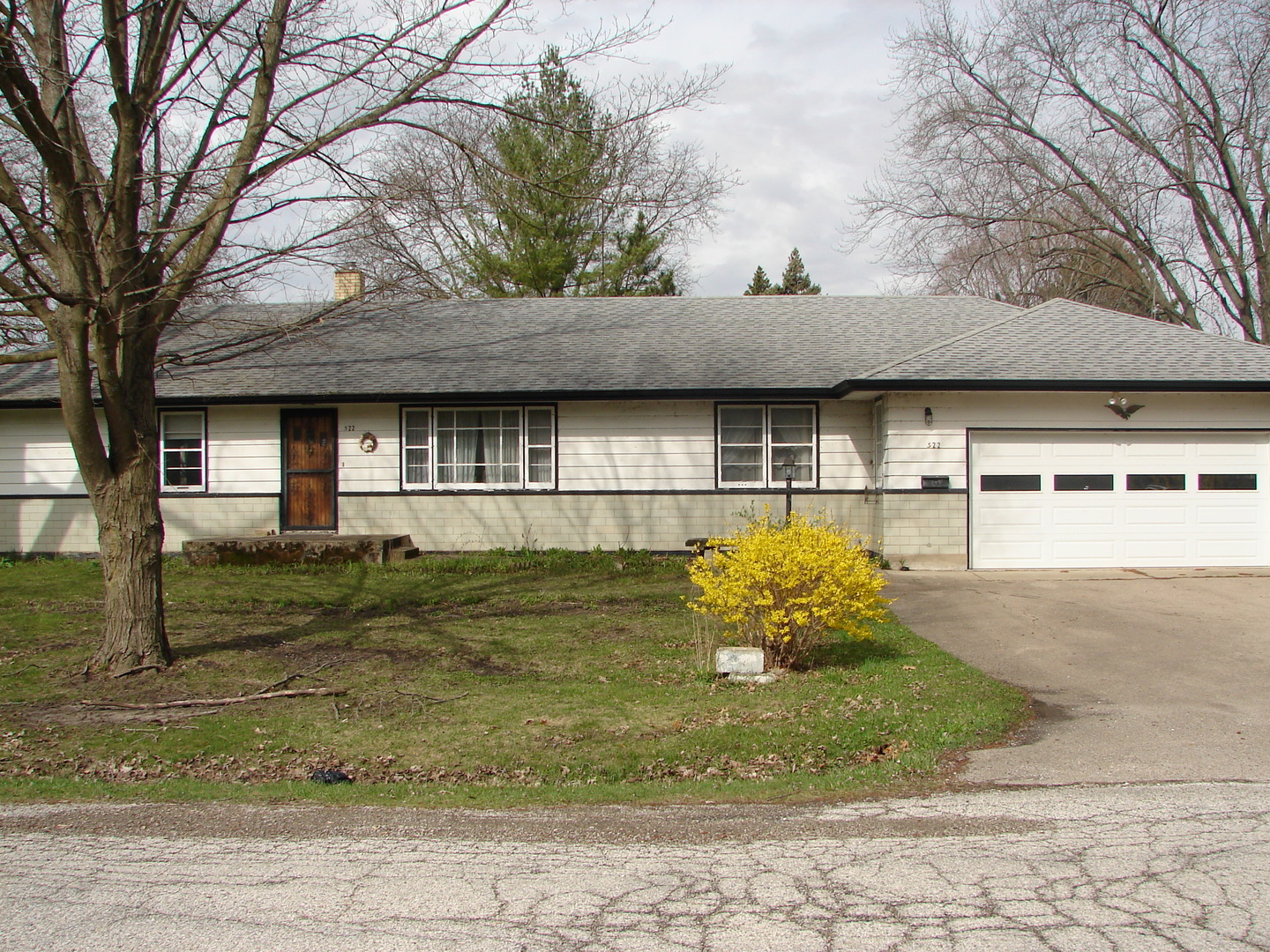 Property Photo: 522 Russell Avenue IL 60096