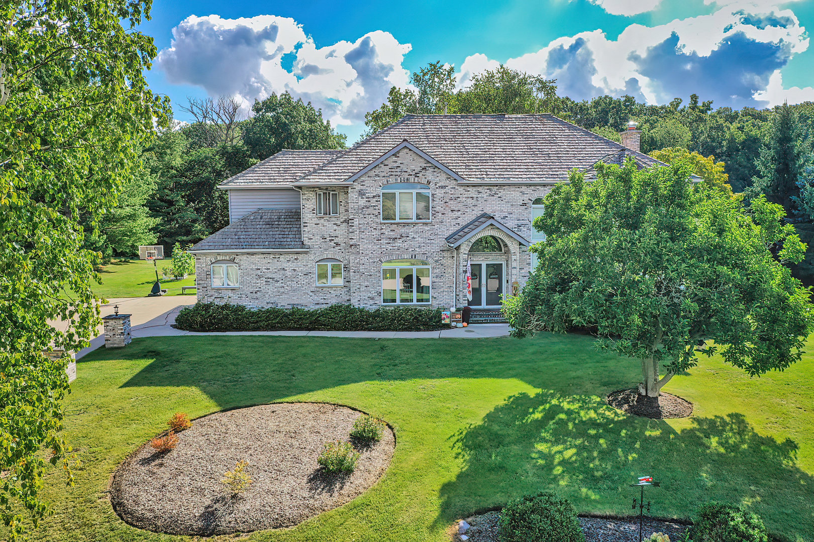Property Photo: 1551 Daybreak Drive IL 60048