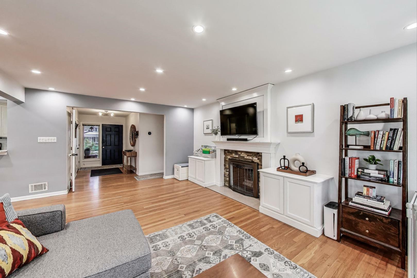 Property Photo: 630 Argyle Avenue IL 60422