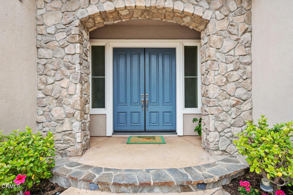 Property Photo:  4053 Eagle Flight Drive  CA 93065 