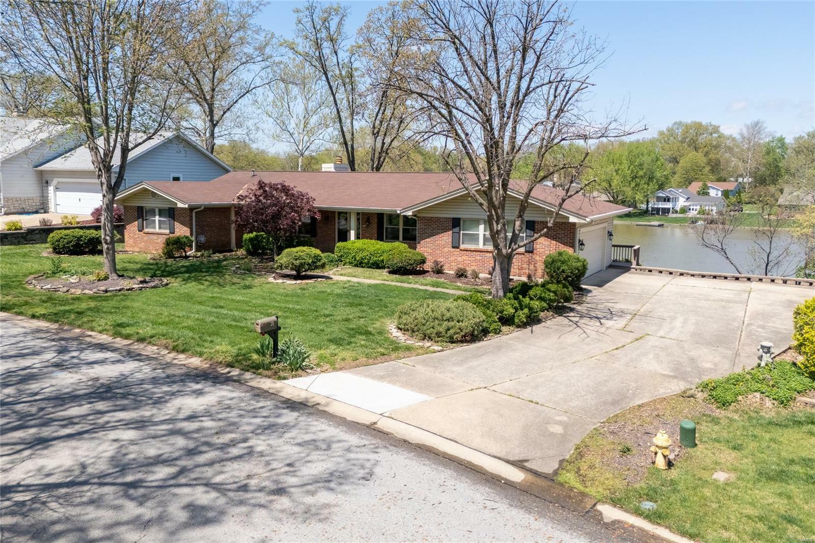 30 Burgundy Drive  Lake St Louis MO 63367 photo