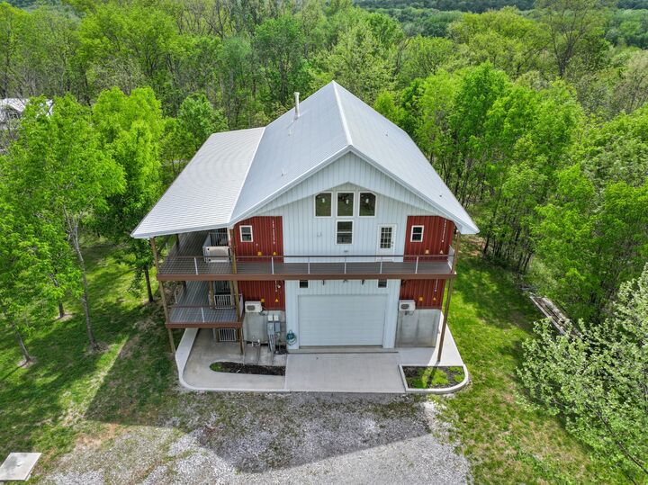 Property Photo:  210 Patricia Cir  TN 37079 
