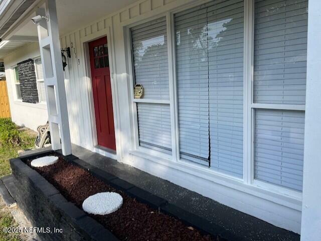Property Photo: 2713 Silver Lake Drive FL 32177
